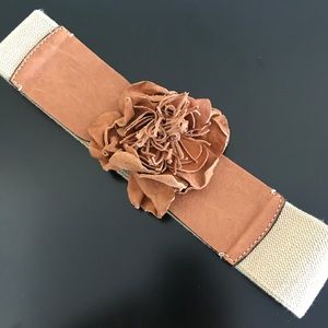 Banana Republic stretch leather belt